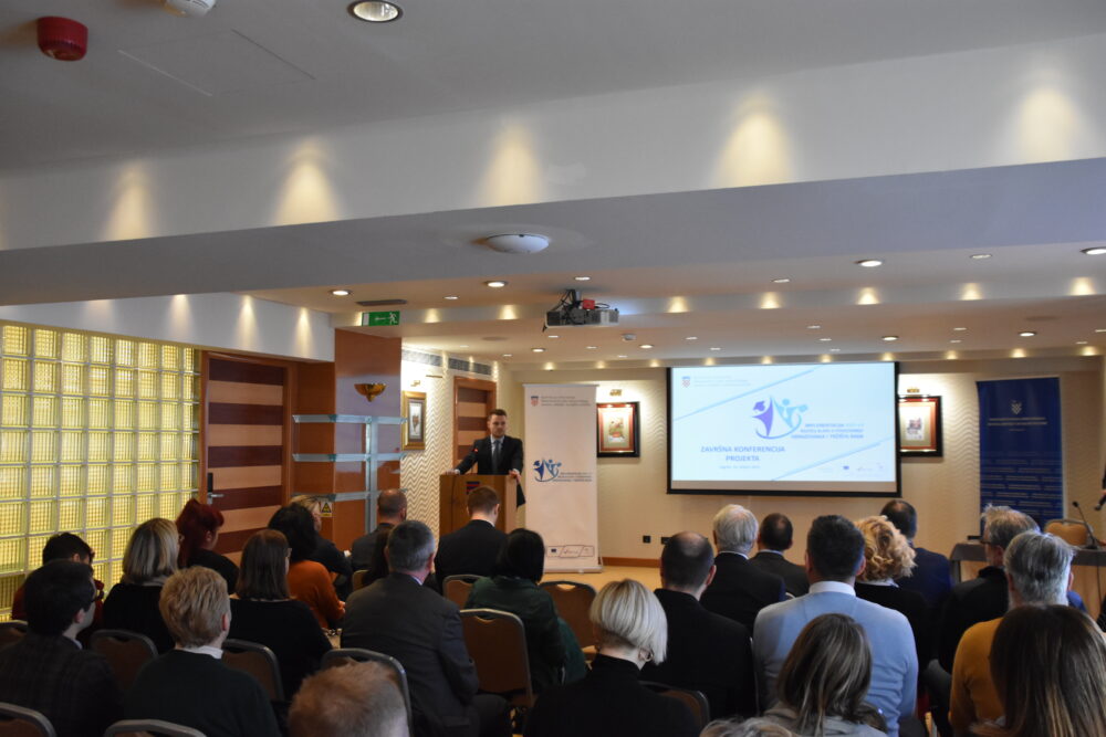 Održana završna konferencija projekta „Implementacija HKO-a i razvoj alata u povezivanju obrazovanja i tržišta rada“