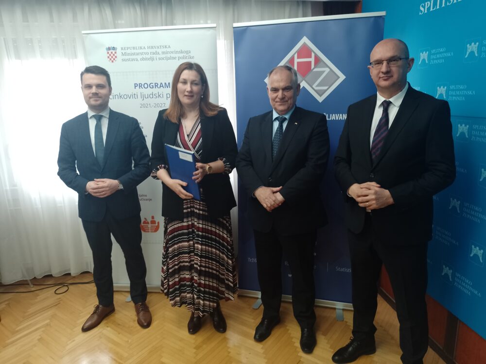 U Splitu uručeni ugovori iz Poziva Zaželi – prevencija institucionalizacije