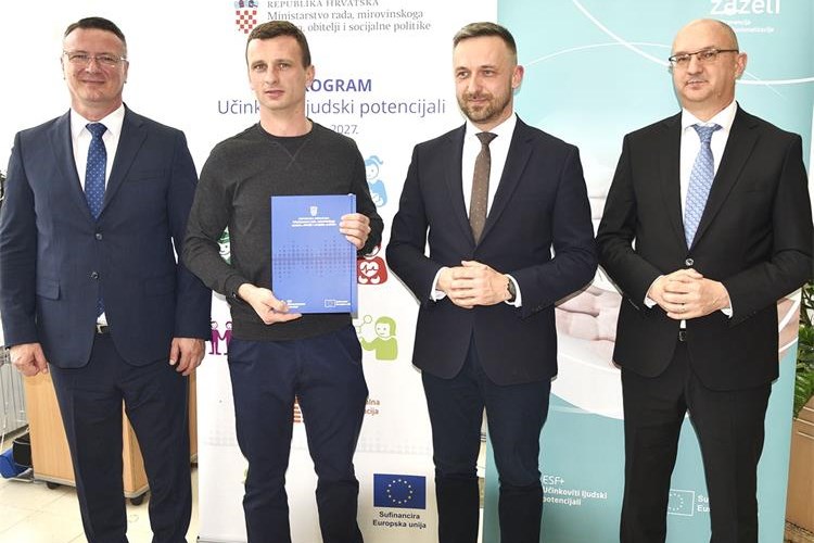 Ministar Marin Piletić dodijelio je 18 ugovora vrijednih više od 16,8 milijuna eura iz Poziva “Zaželi – prevencija institucionalizacije”