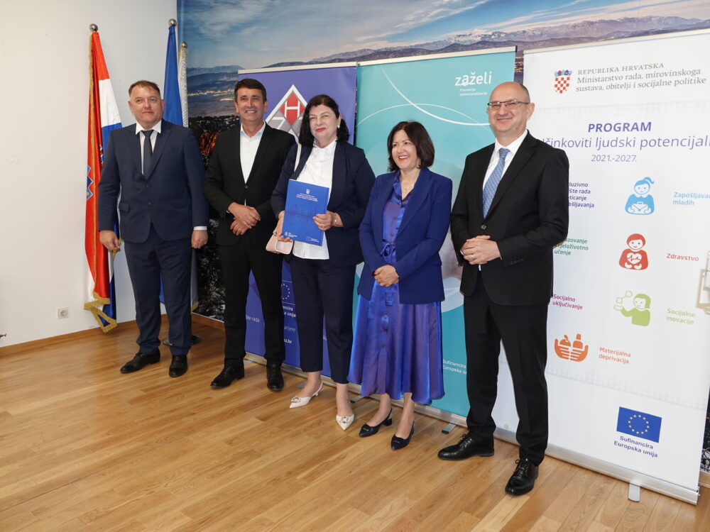 U Imotskom potpisani novi ugovori iz Poziva “Zaželi-prevencija institucionalizacije”